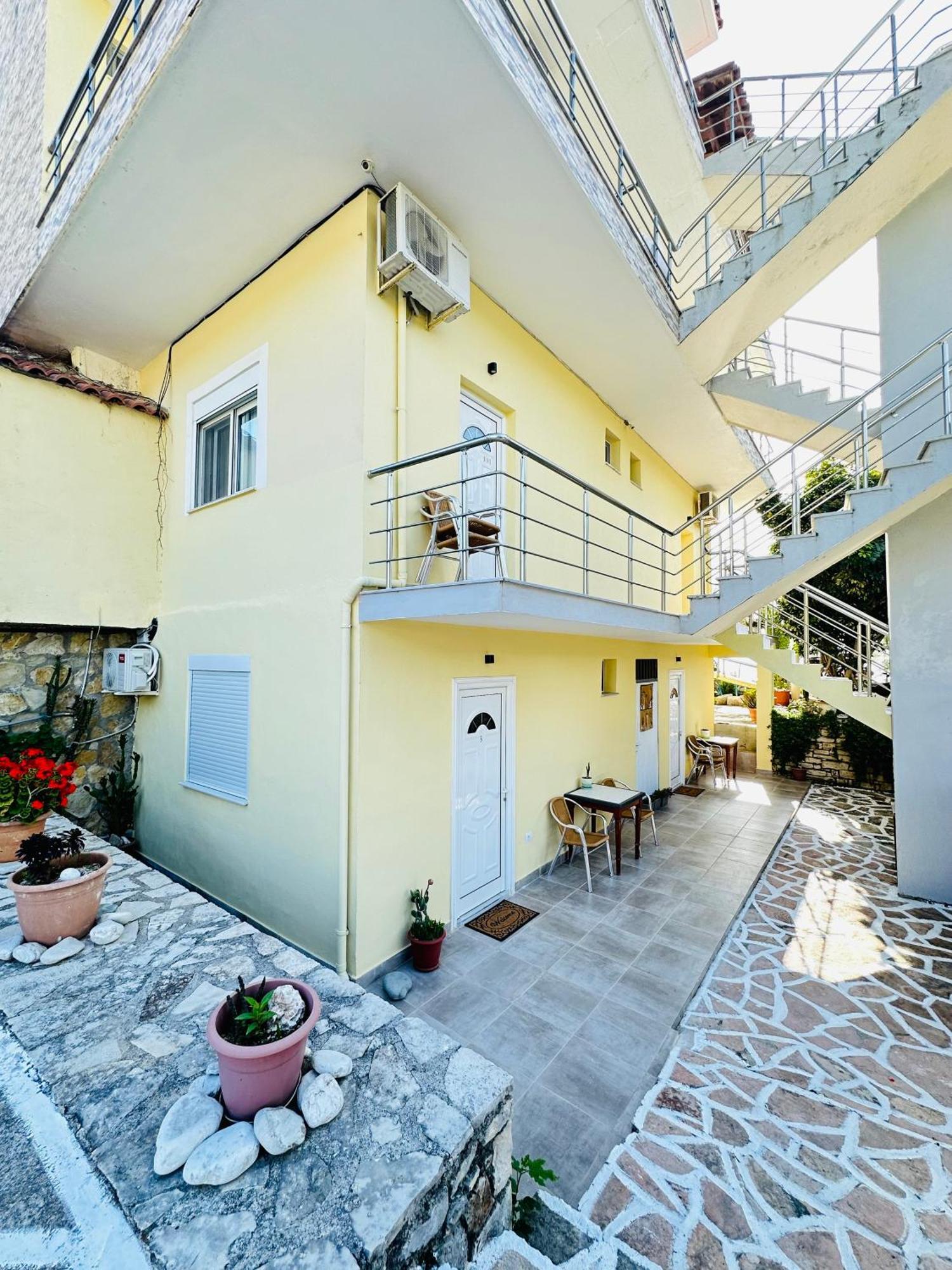 Potami Seashell Hotel Himare Buitenkant foto