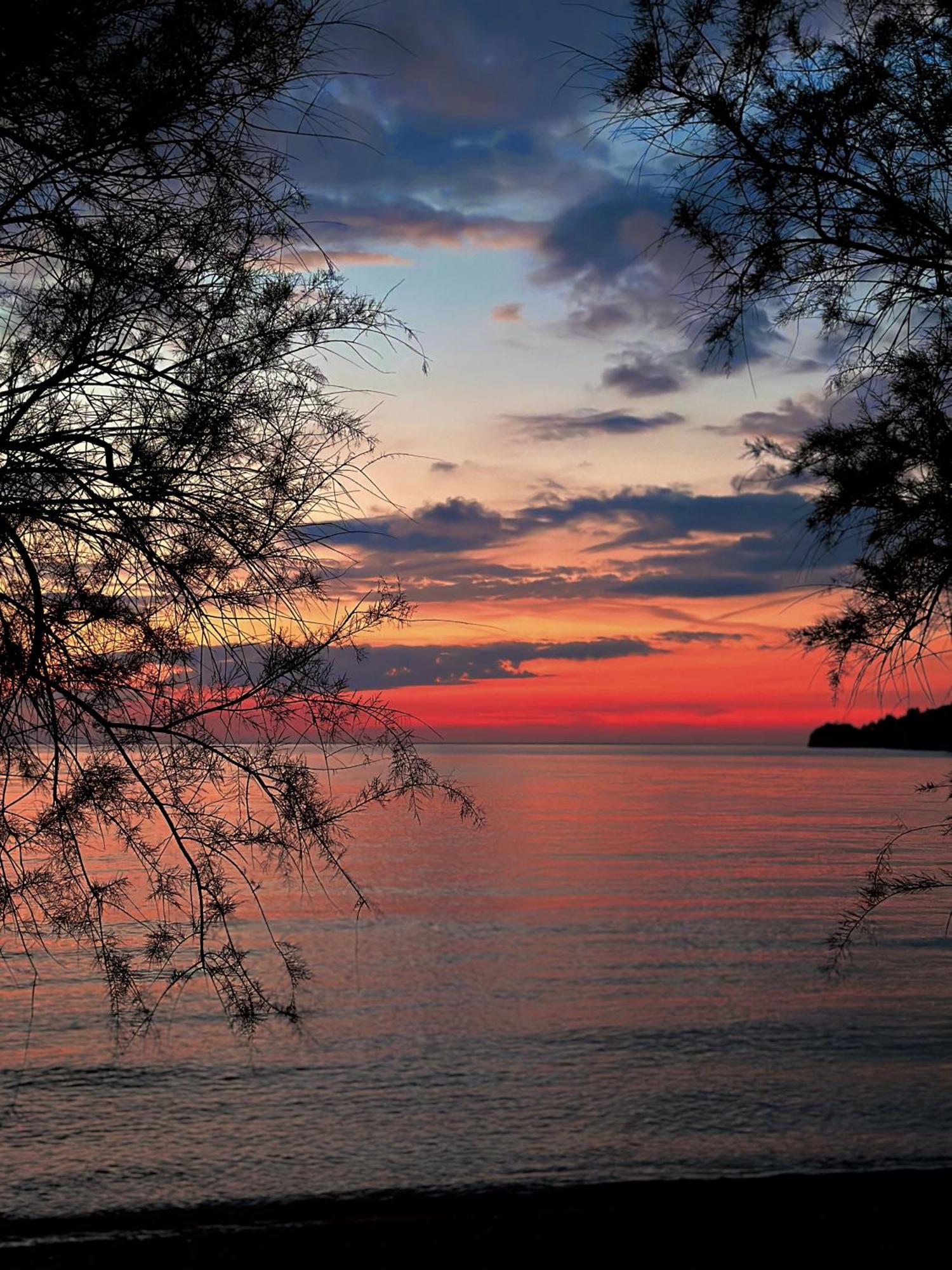 Potami Seashell Hotel Himare Buitenkant foto
