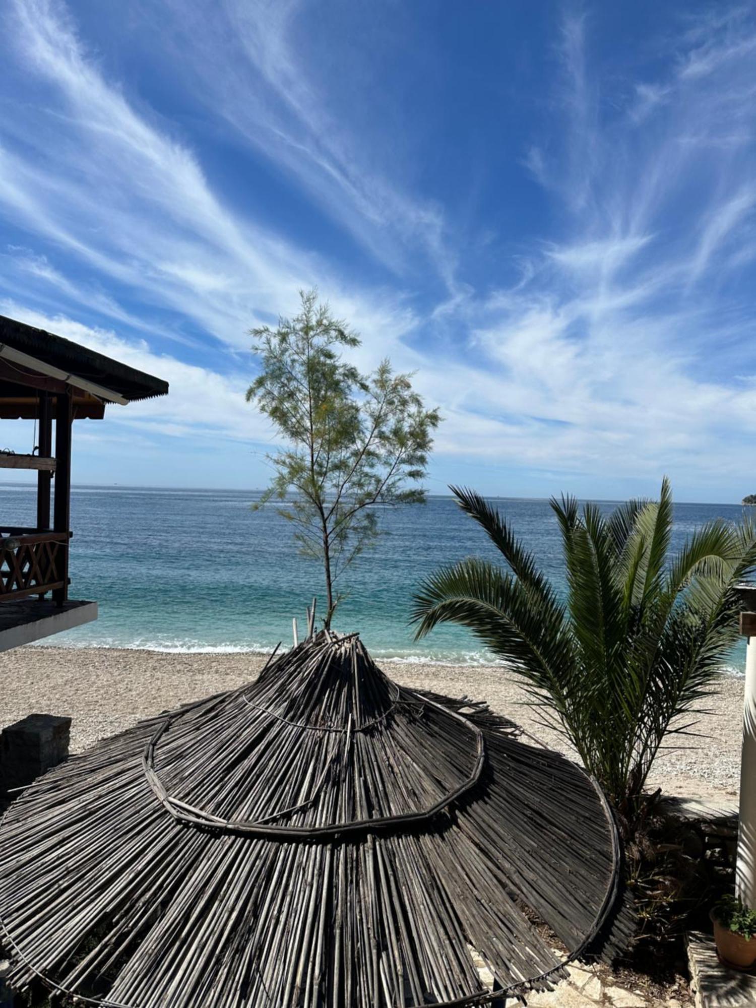 Potami Seashell Hotel Himare Buitenkant foto