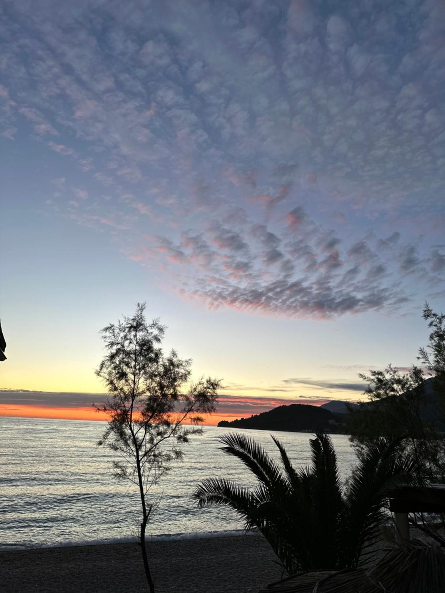 Potami Seashell Hotel Himare Buitenkant foto