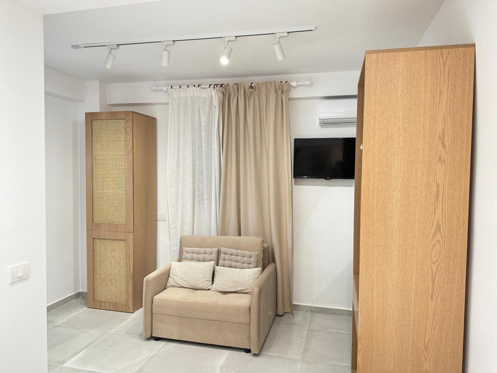 Potami Seashell Hotel Himare Buitenkant foto