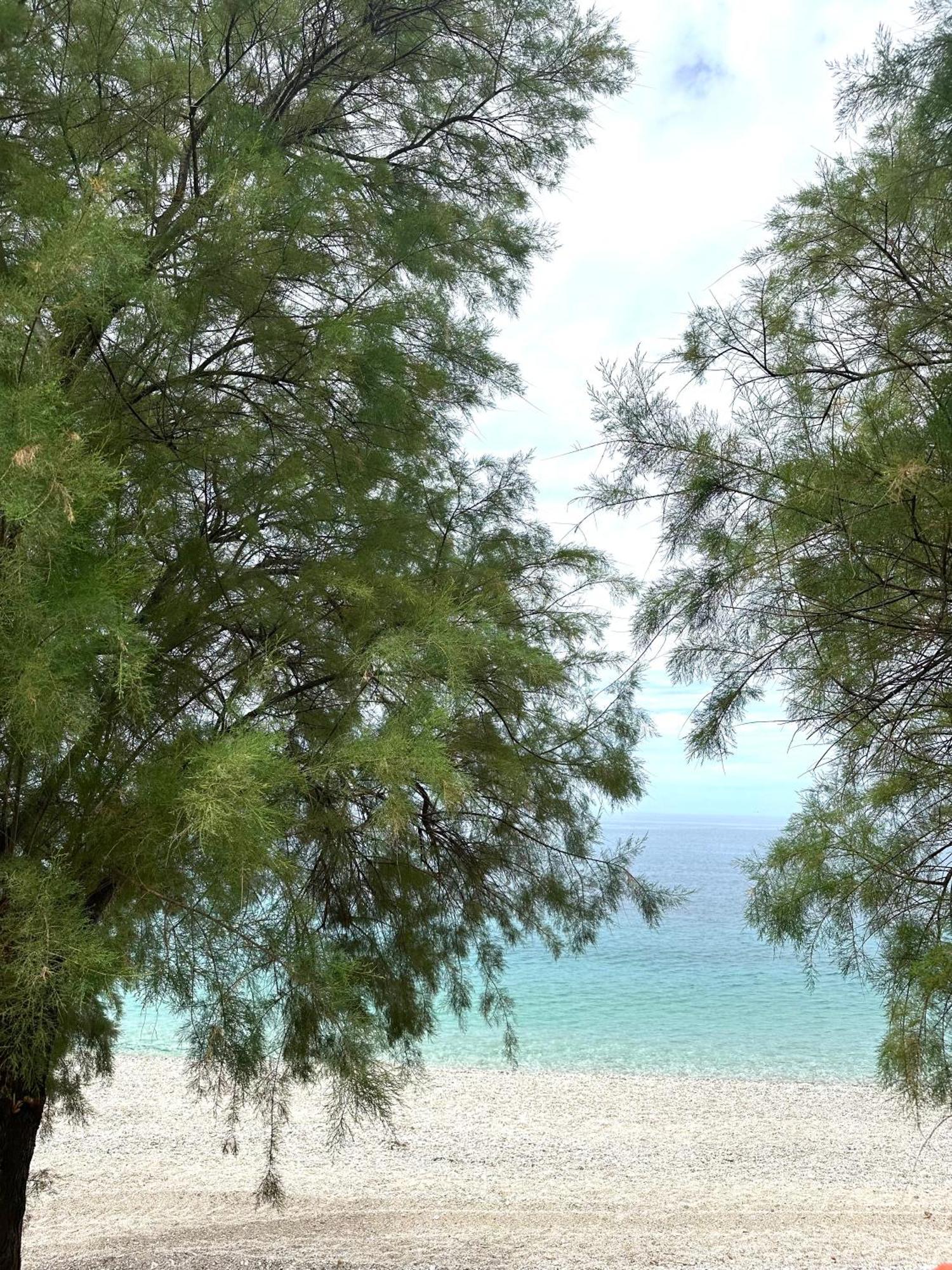 Potami Seashell Hotel Himare Buitenkant foto